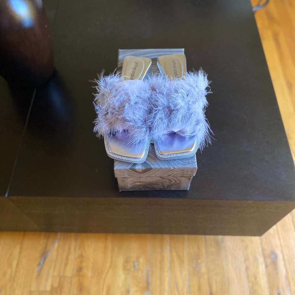 New Jeffrey Campbell Faux Fur Sandal in Blue sizes: 7.5M, 8M, and 8.5M